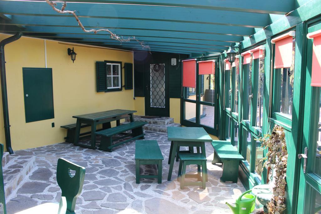 הוילה קרמס אן דר דונאו Winzerhaus Mit Fernblick מראה חיצוני תמונה
